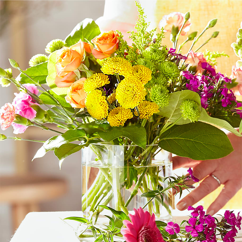 Bold & Bright – A Florist Original – XOXO FLORALS & WINE, Newark OH