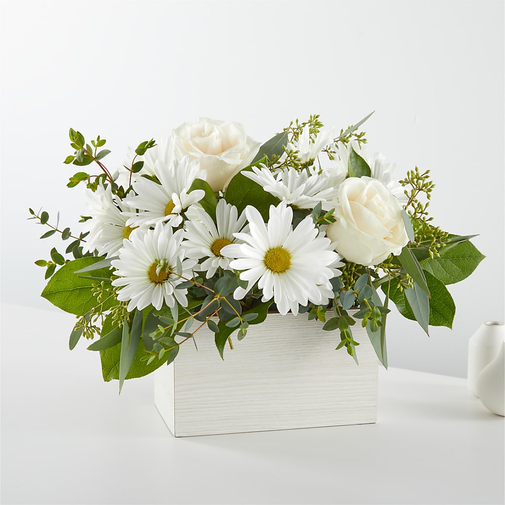 Fresh Linen Box Bouquet – XOXO FLORALS & WINE, Newark OH