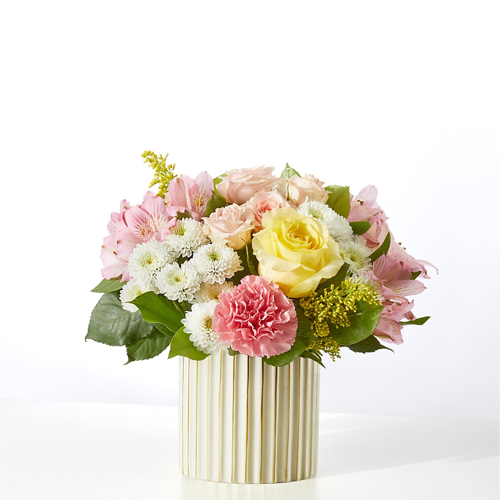 Watercolors Bouquet – XOXO FLORALS & WINE, Newark OH