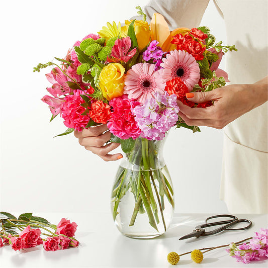 Cue the Confetti - A Florist Original – XOXO FLORALS & WINE, Newark OH