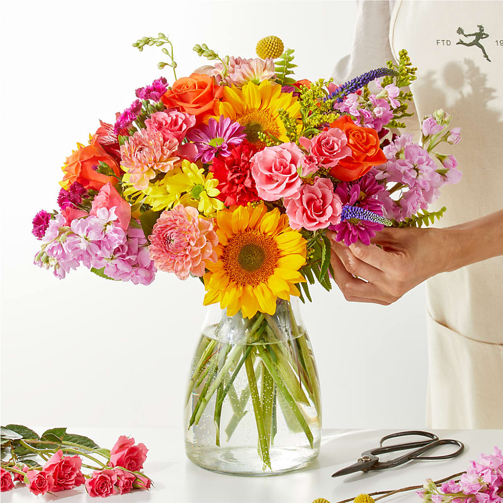 Cue the Confetti - A Florist Original – XOXO FLORALS & WINE, Newark OH