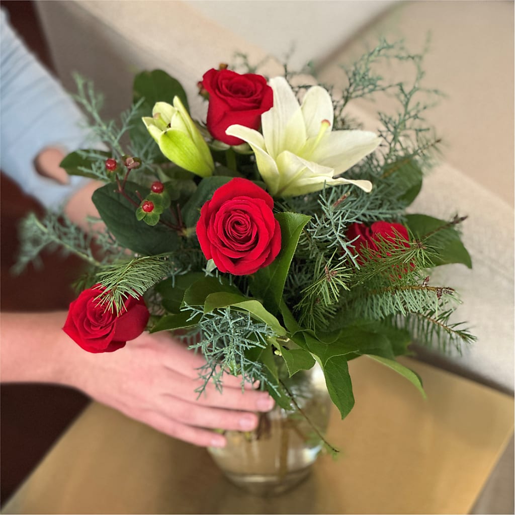 Glittering Lights Bouquet – XOXO FLORALS & WINE, Newark OH