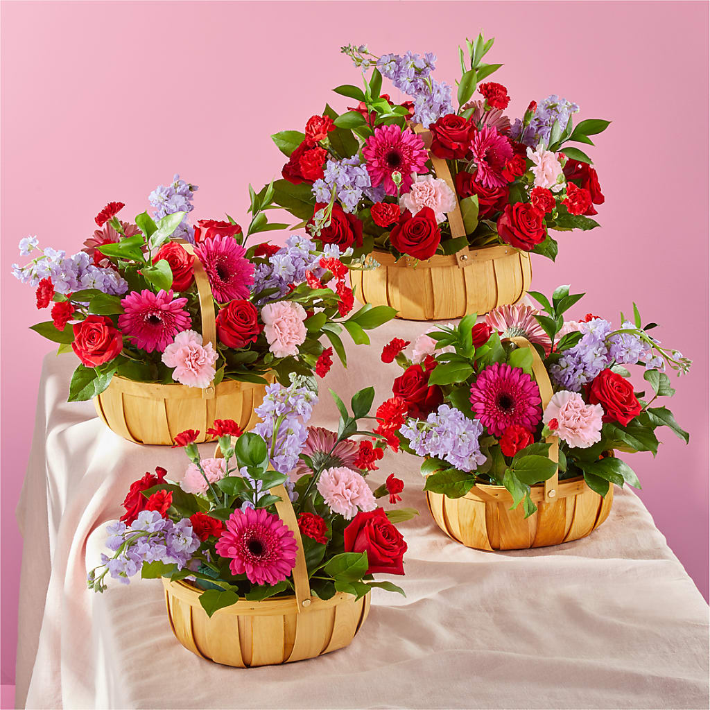 Pink Picnic Basket – XOXO FLORALS & WINE, Newark OH