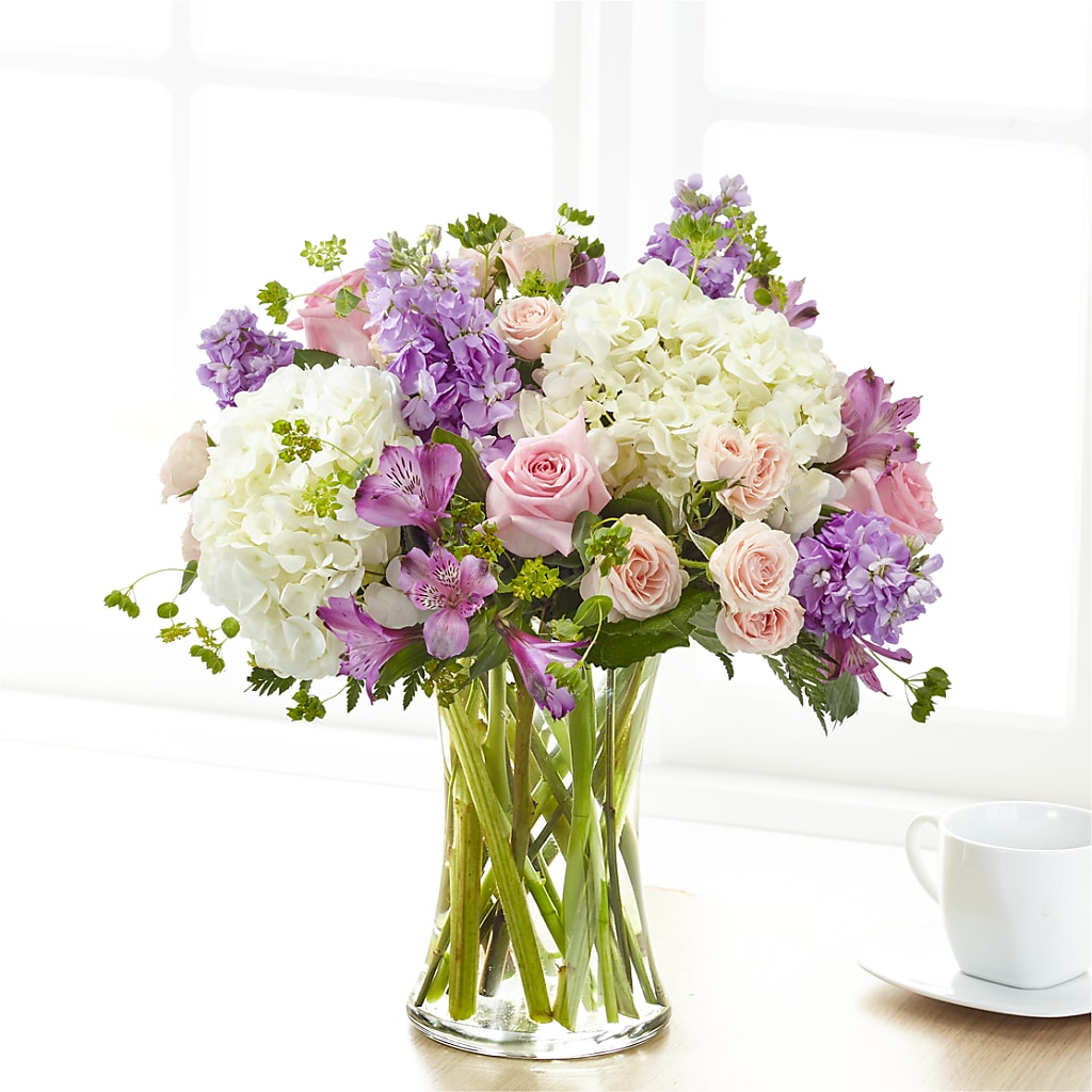 Shared Sentiment Bouquet – XOXO FLORALS & WINE, Newark OH