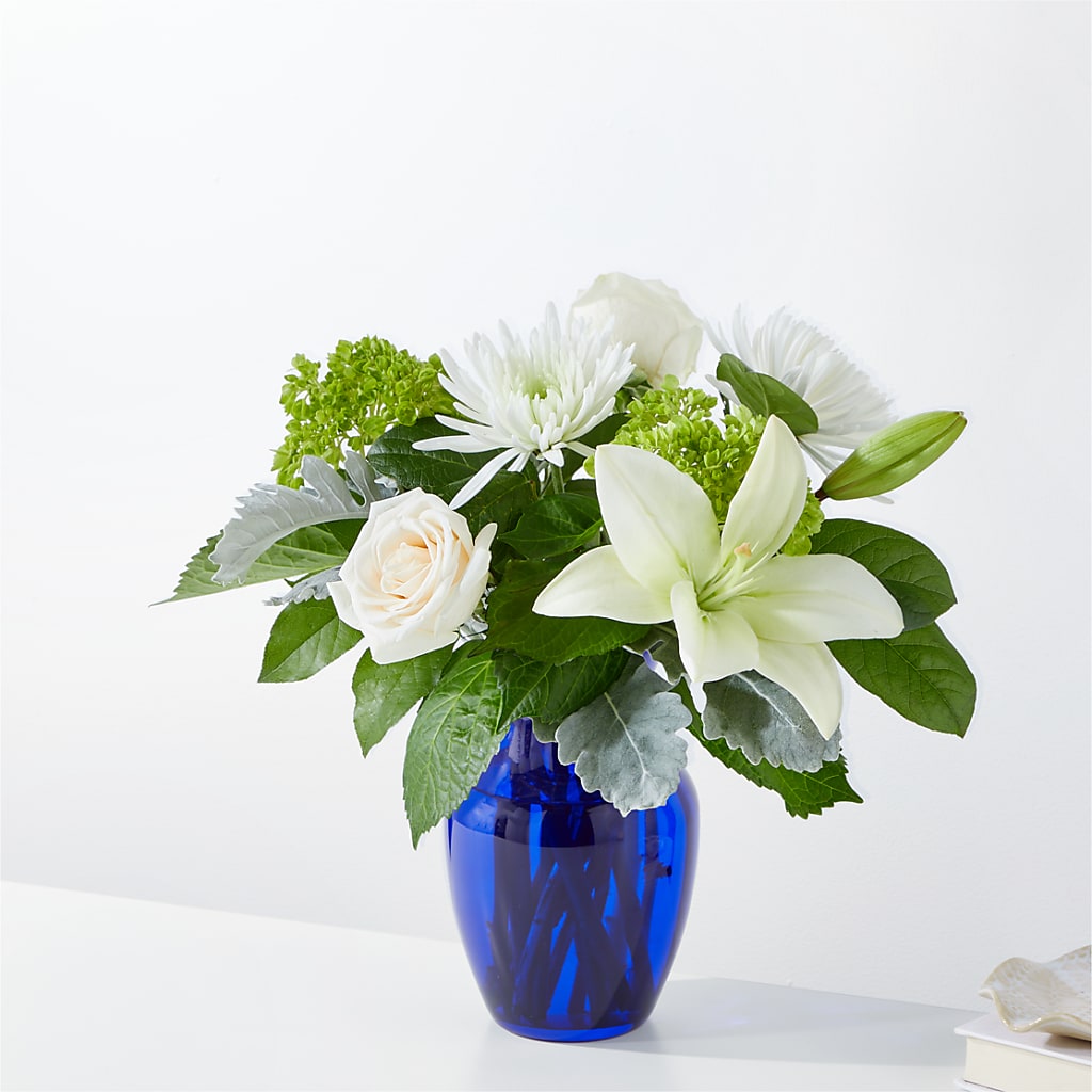 Snowy Dreams Bouquet – XOXO FLORALS & WINE, Newark OH