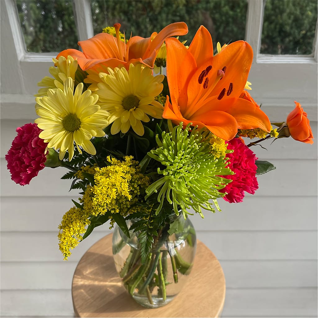 Bold & Bright – A Florist Original – XOXO FLORALS & WINE, Newark OH
