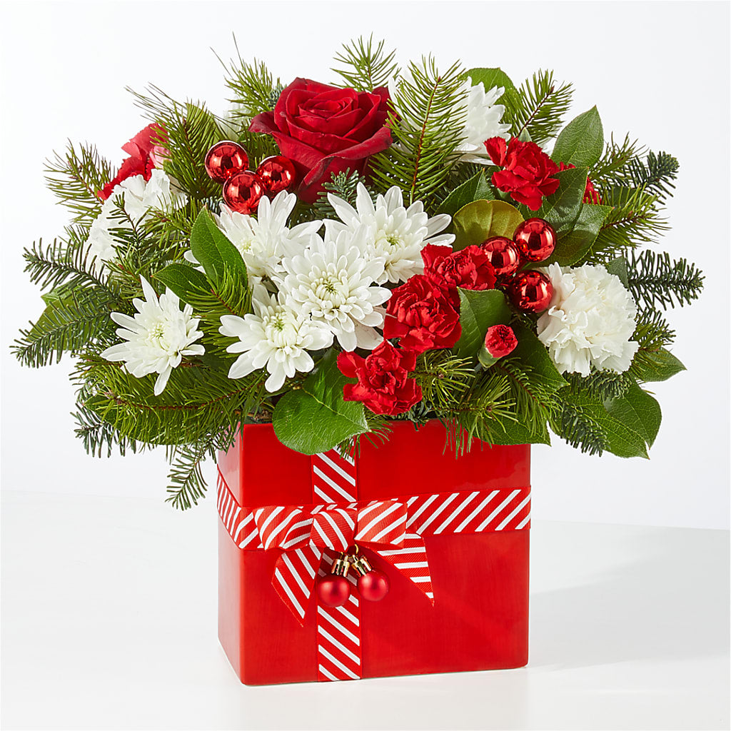 Presents Under the Tree Bouquet – XOXO FLORALS & WINE, Newark OH