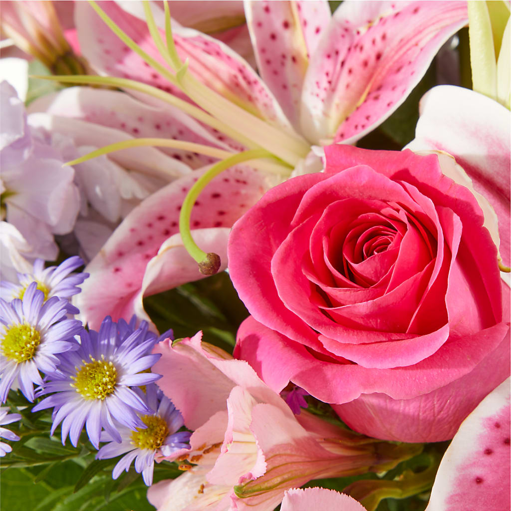 Pressing Petals Bouquet – XOXO FLORALS & WINE, Newark OH
