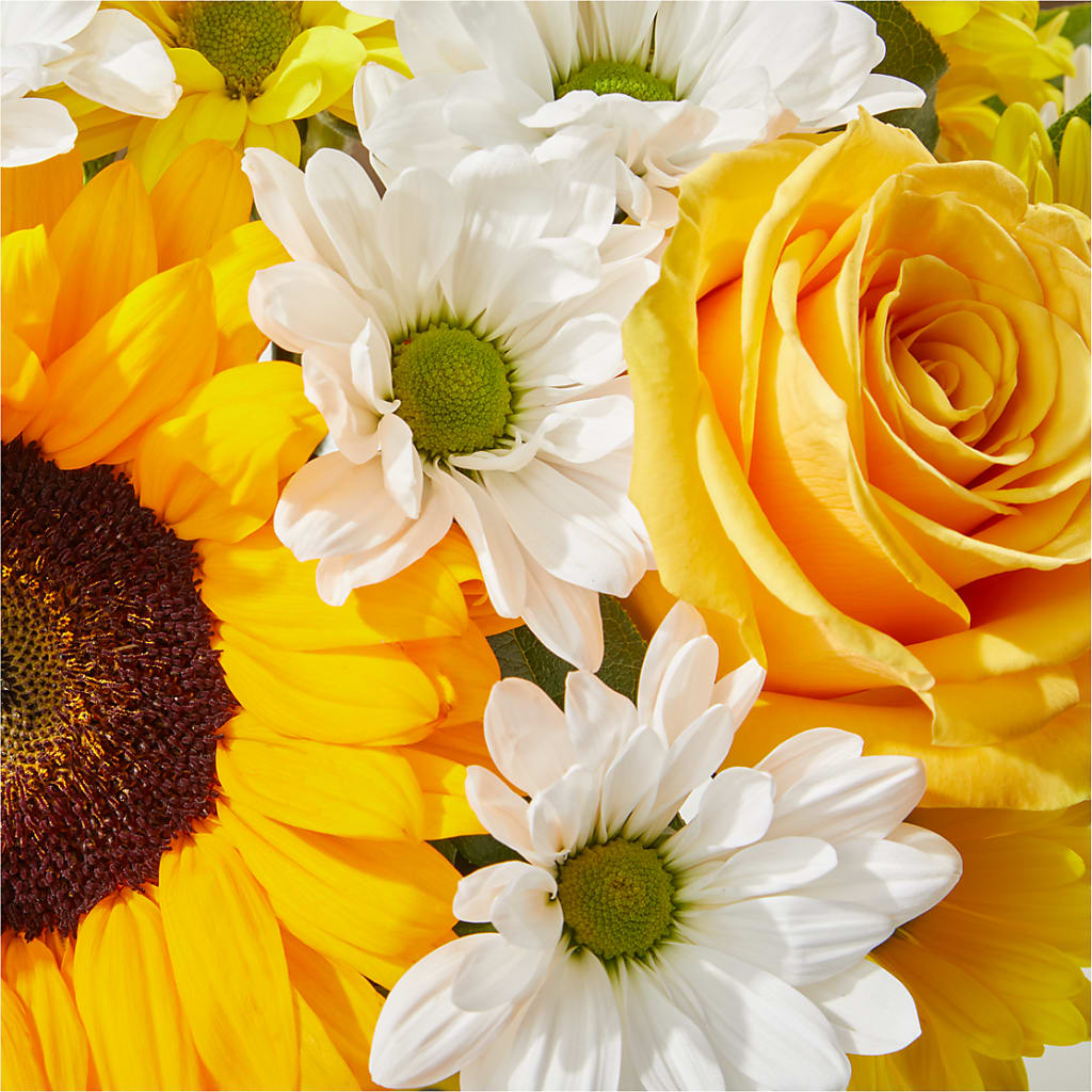 Be Happy Bouquet – XOXO FLORALS & WINE, Newark OH