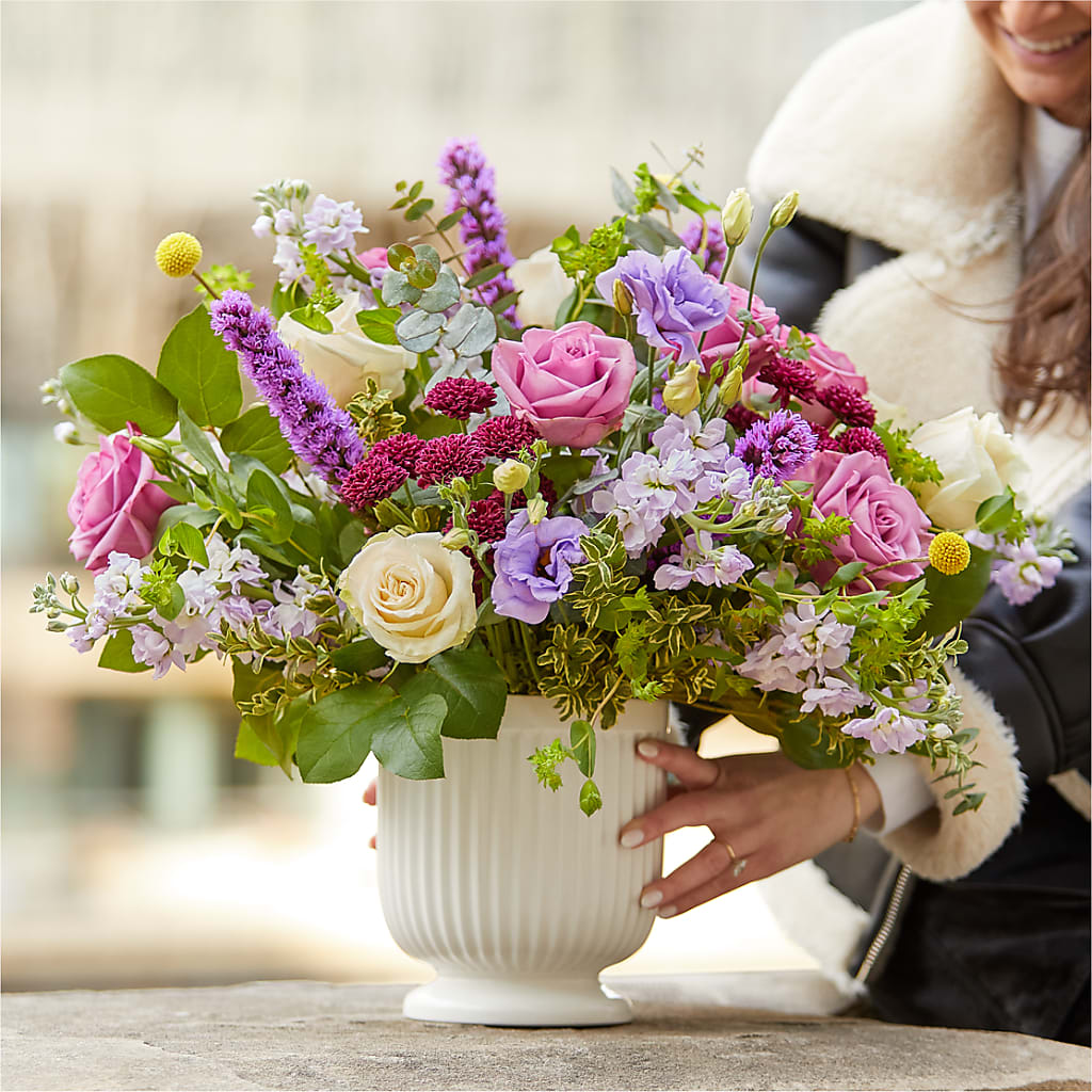 Work of Art Bouquet – XOXO FLORALS & WINE, Newark OH