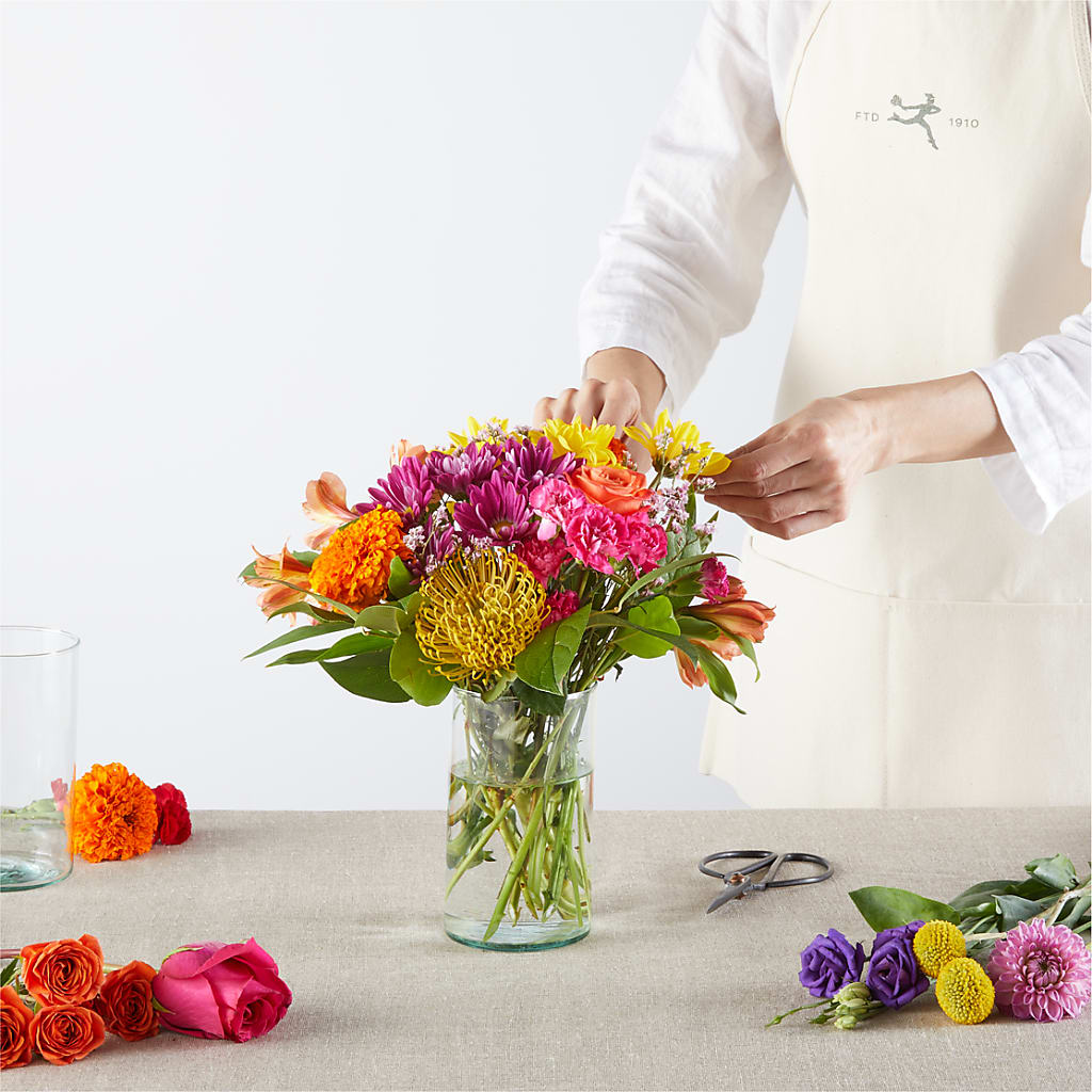 Feast of Color – A Florist Original – XOXO FLORALS & WINE, Newark OH