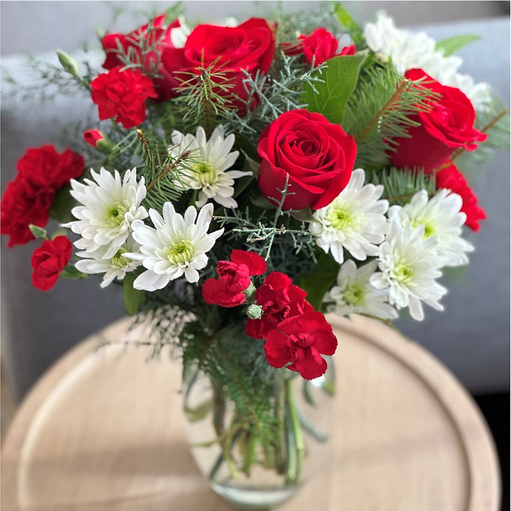 Seasonal Magic Bouquet – XOXO FLORALS & WINE, Newark OH