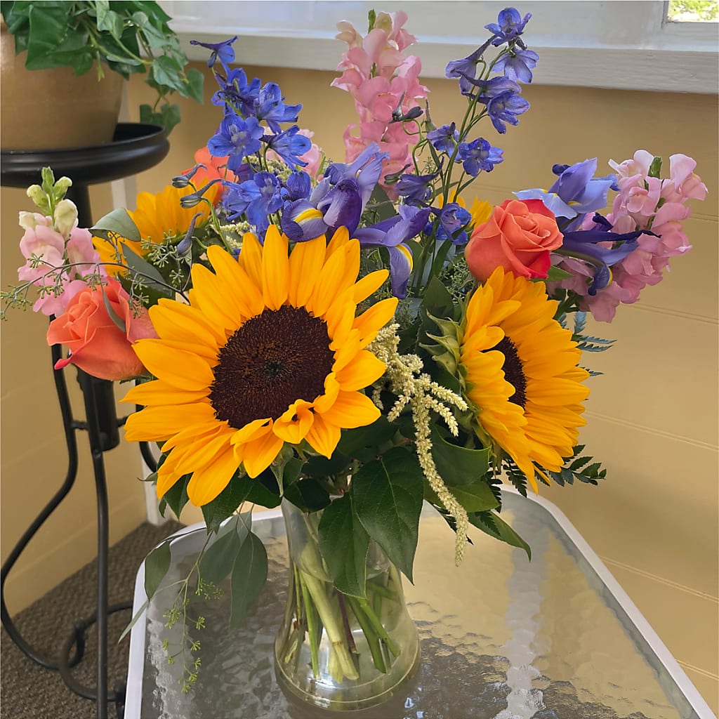 Rays of Life Bouquet – XOXO FLORALS & WINE, Newark OH