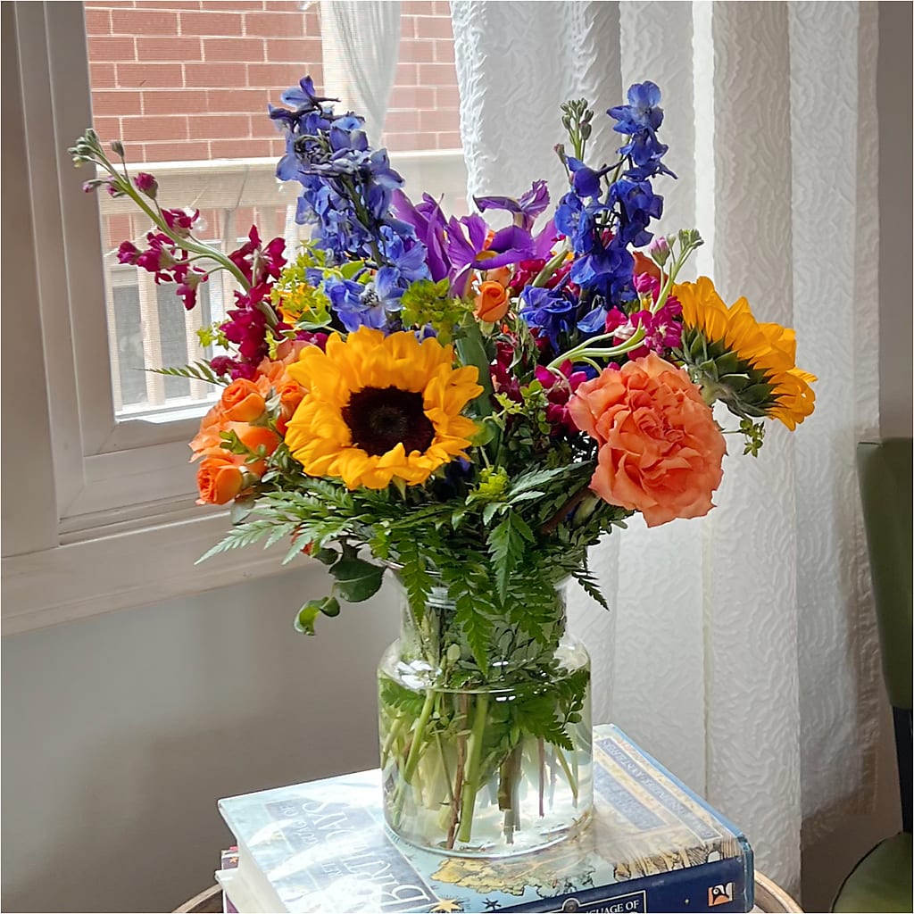 Rays of Life Bouquet – XOXO FLORALS & WINE, Newark OH