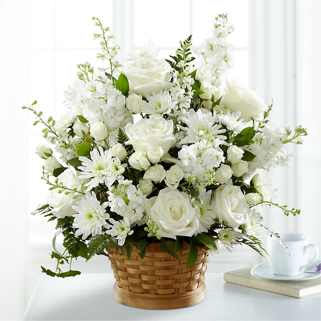 Heartfelt Condolences Arrangement – XOXO FLORALS & WINE, Newark OH