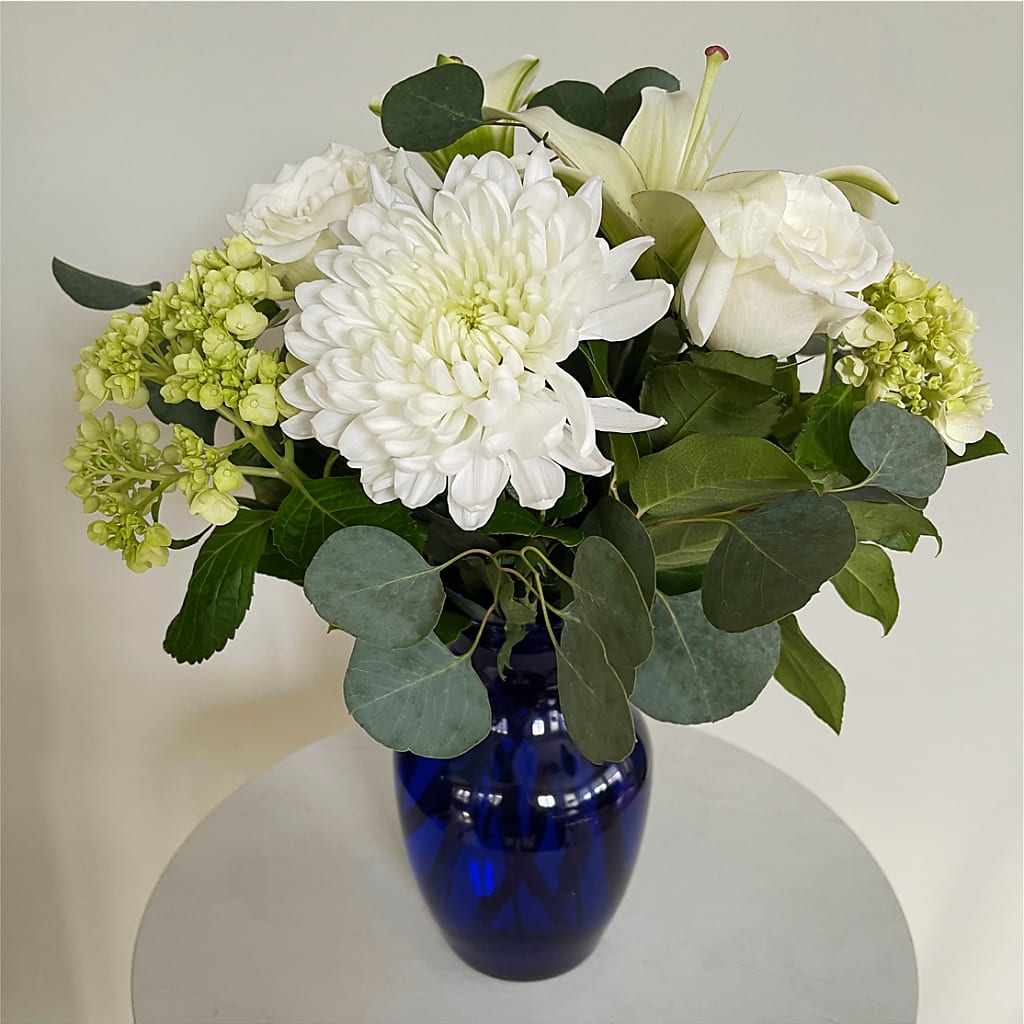 Snowy Dreams Bouquet – XOXO FLORALS & WINE, Newark OH