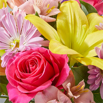 Sprinkles Bouquet – XOXO FLORALS & WINE, Newark OH