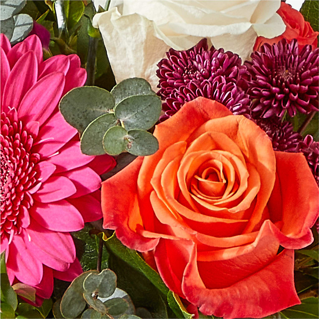 Smell the Roses Bouquet – XOXO FLORALS & WINE, Newark OH