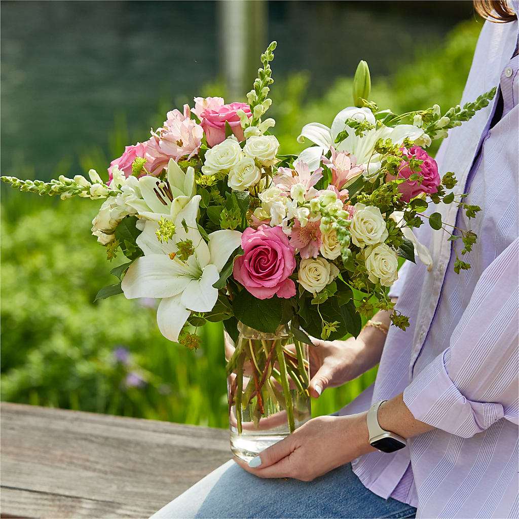 Fondly Bouquet – XOXO FLORALS & WINE, Newark OH