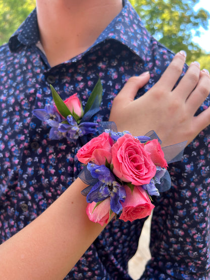 Boutonniere to Match the Corsage BOUTONNIERE ONLY!! MAGNETIC – XOXO FLORALS & WINE, Newark OH